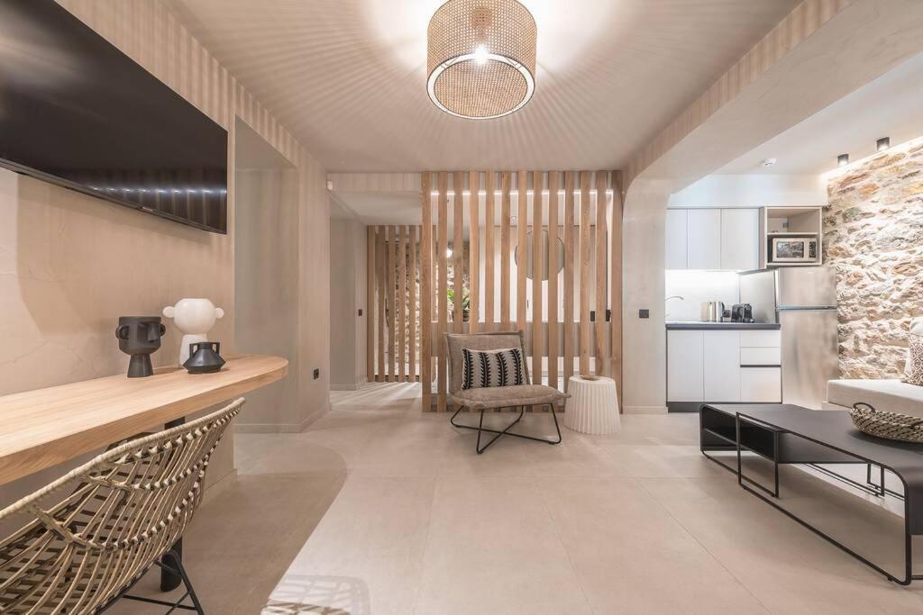Apollonos 28 Luxury Suites Атина Екстериор снимка