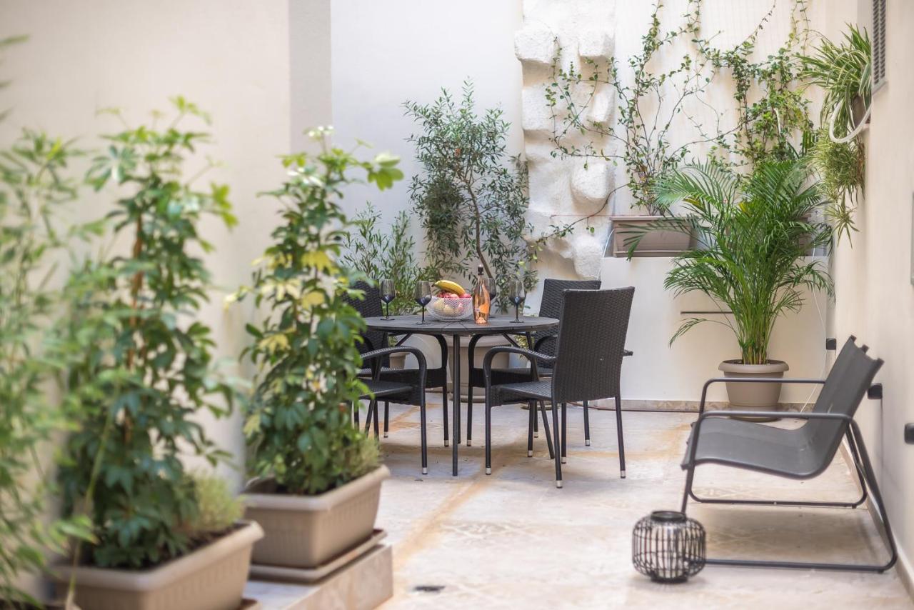 Apollonos 28 Luxury Suites Атина Екстериор снимка