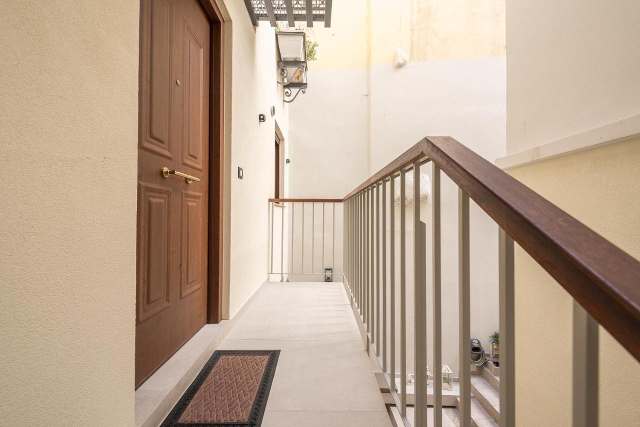 Apollonos 28 Luxury Suites Атина Екстериор снимка