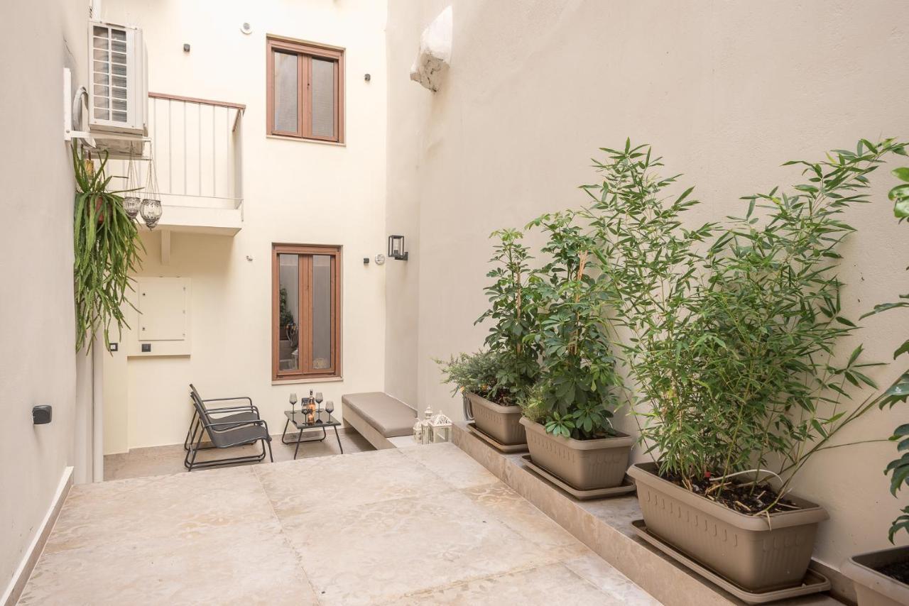 Apollonos 28 Luxury Suites Атина Екстериор снимка