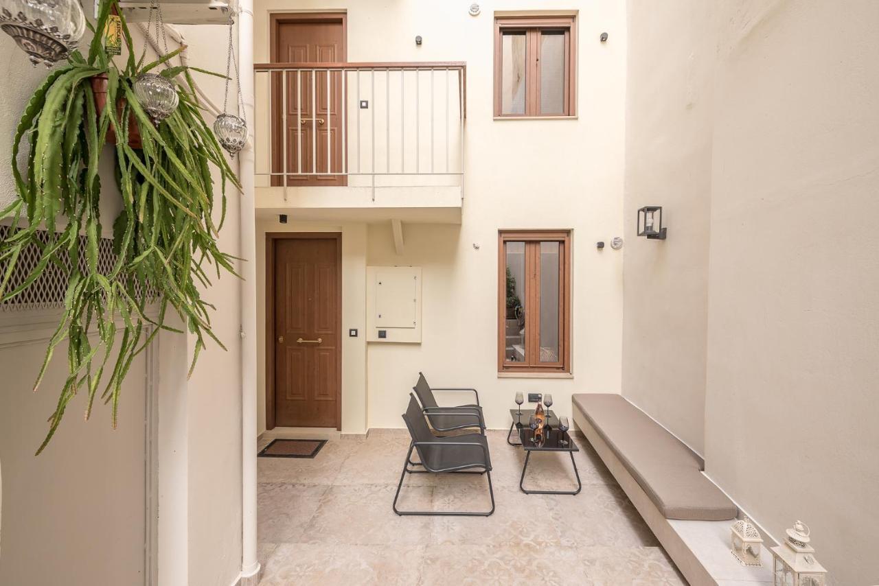 Apollonos 28 Luxury Suites Атина Екстериор снимка